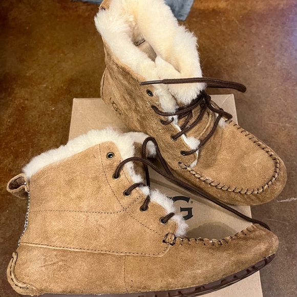 Ugg boots - Picture 4 of 6